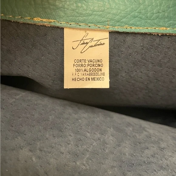 Artisan made hand painted leather backpack - Picture 7 of 10